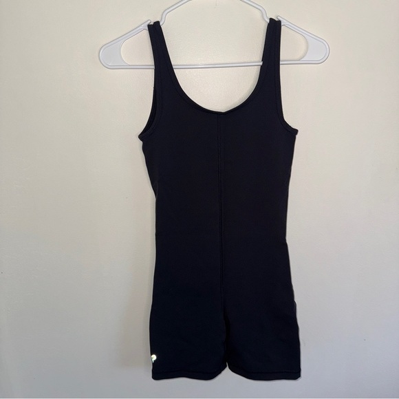 TnAction color black TnaLIFE™ Shake-It 5" Romper NWOT XS - Picture 7 of 9